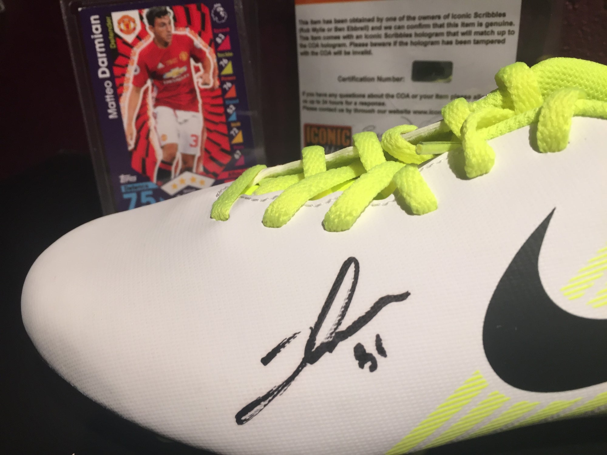 MANCHESTER UNITED - MATTEO DARMIAN - SIGNERT SKO MED EKTEHETSGARANTI/COA
