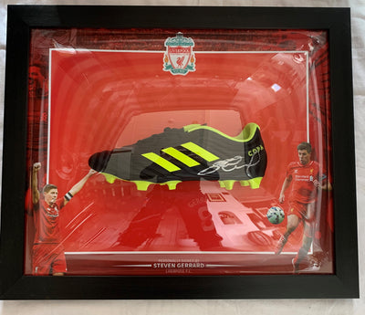 STEVEN GERRARD - SIGNERT SKO I "ART-FRAME" MED EKTEHETSBEVIS/COA