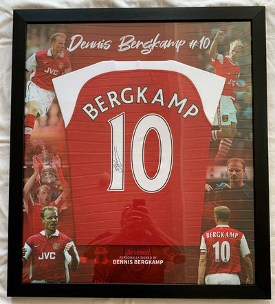 DENNIS BERGKAMP - SIGNERT FERDIG "ART-FRAME" INNRAMMET DRAKT MED EKTEHETSBEVIS/COA