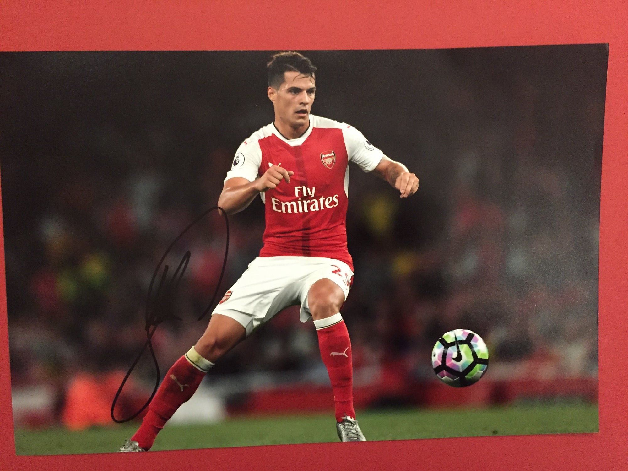 GRANIT XHAKA - SIGNERT BILDE MED EKTEHETSGARANTI/COA