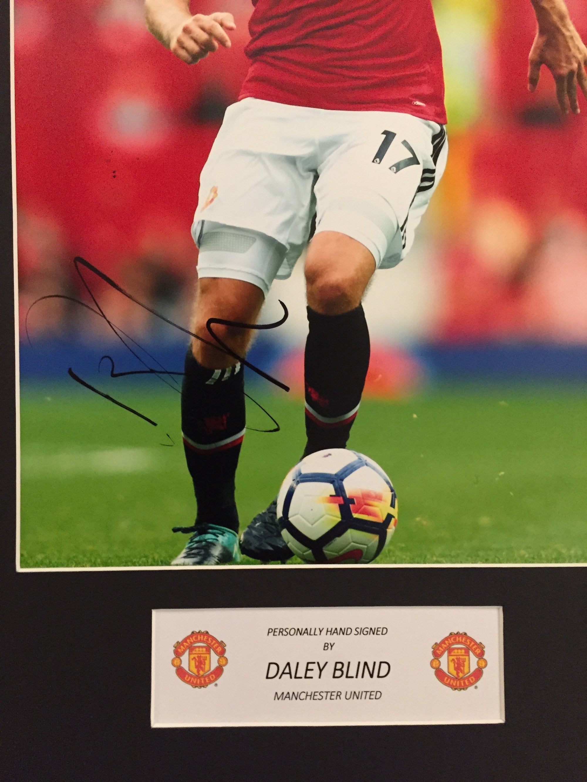 DALEY BLIND- SIGNERT BILDE MED EKTEHETSGARANTI/COA