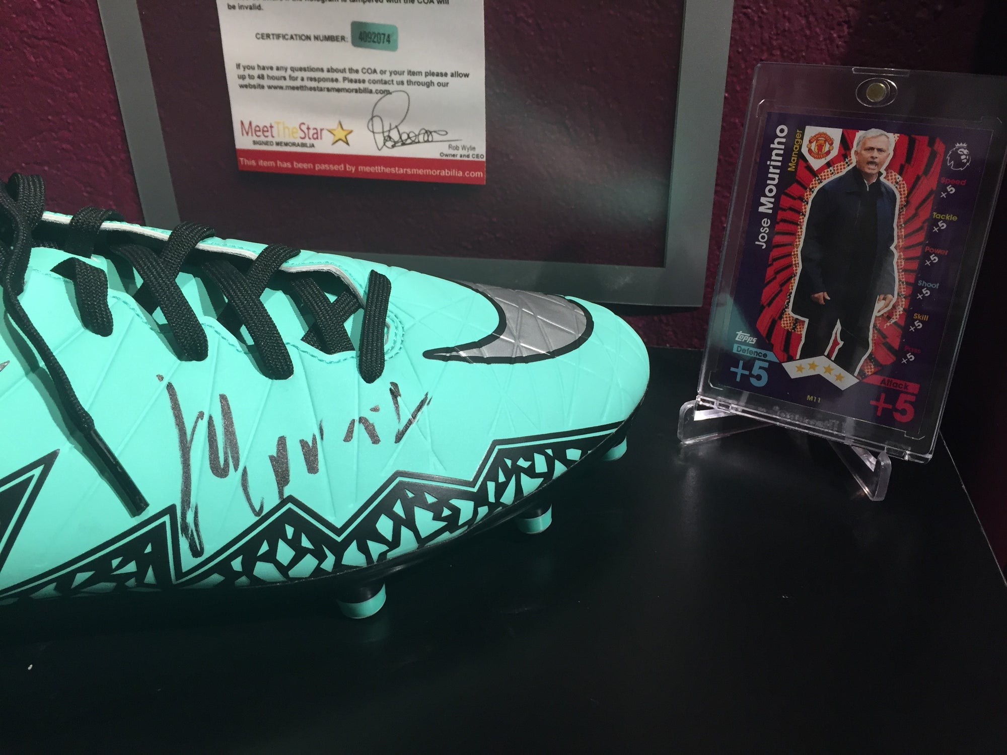 MANCHESTER UNITED - JOSE MOURINHO SIGNERT SKO MED EKTEHETSBEVIS/COA