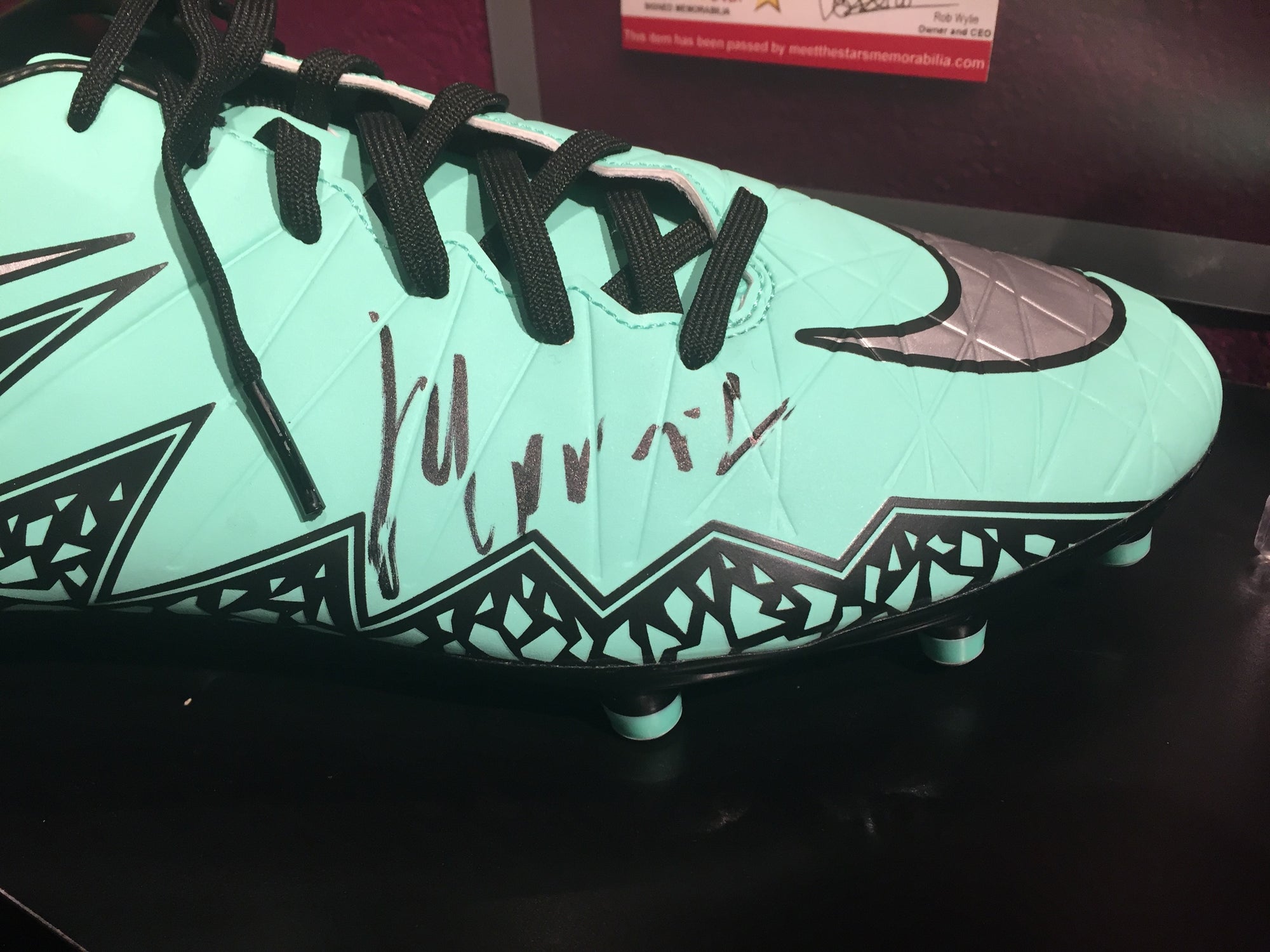 MANCHESTER UNITED - JOSE MOURINHO SIGNERT SKO MED EKTEHETSBEVIS/COA