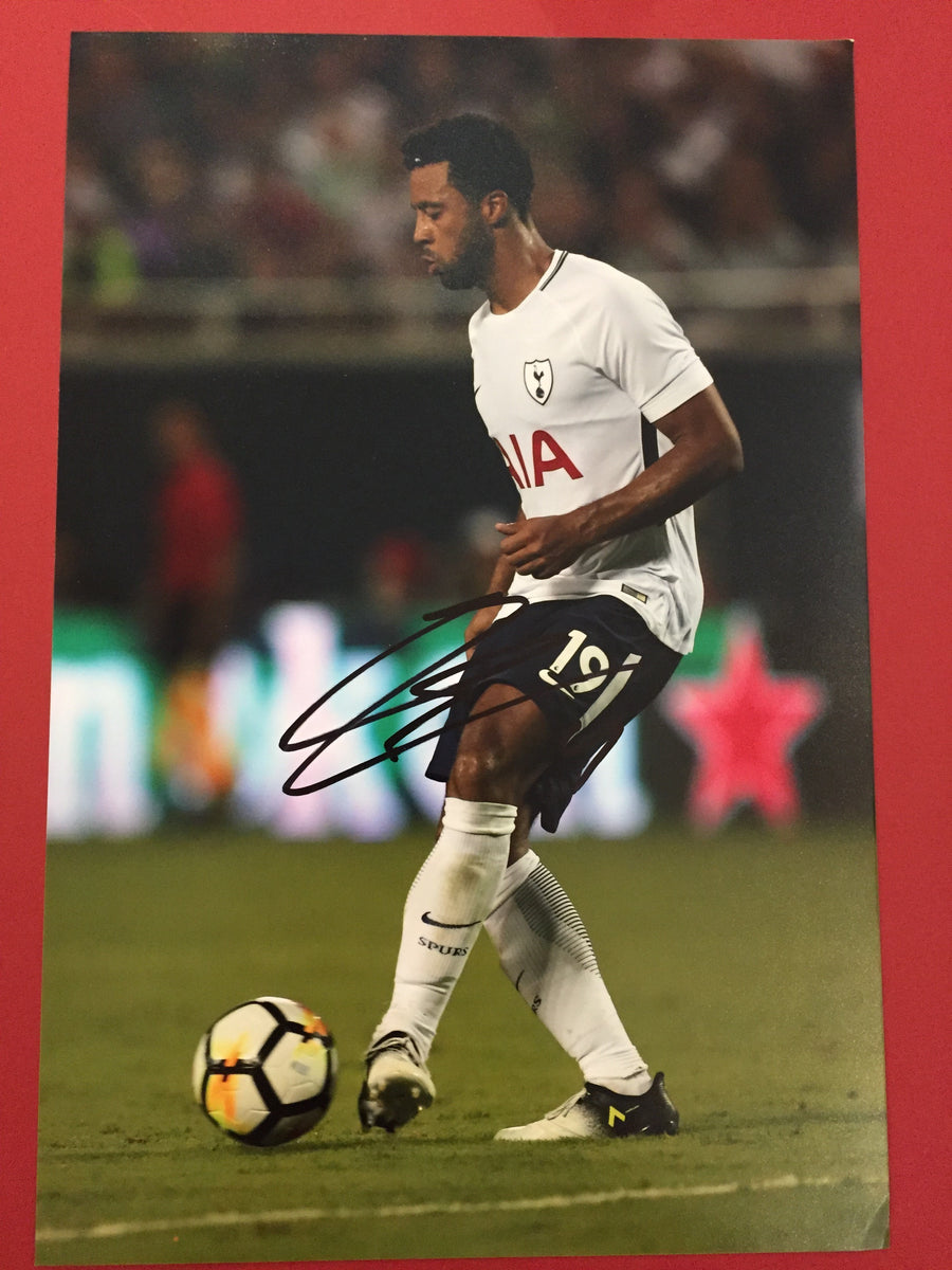 TOTTENHAM - MOUSA DEMBELE - SIGNERT BILDE MED EKTEHETSBEVIS/COA