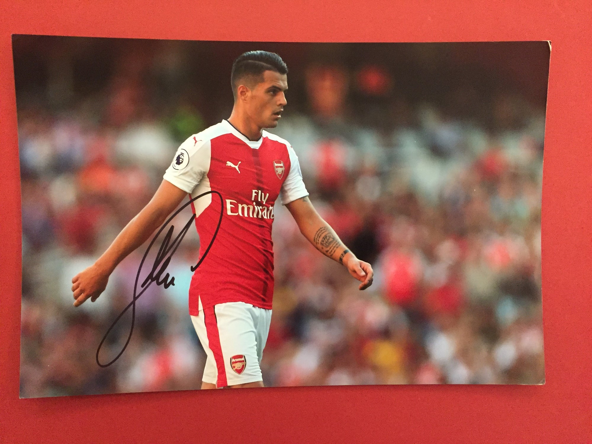 GRANIT XHAKA - SIGNERT BILDE MED EKTEHETSGARANTI/COA