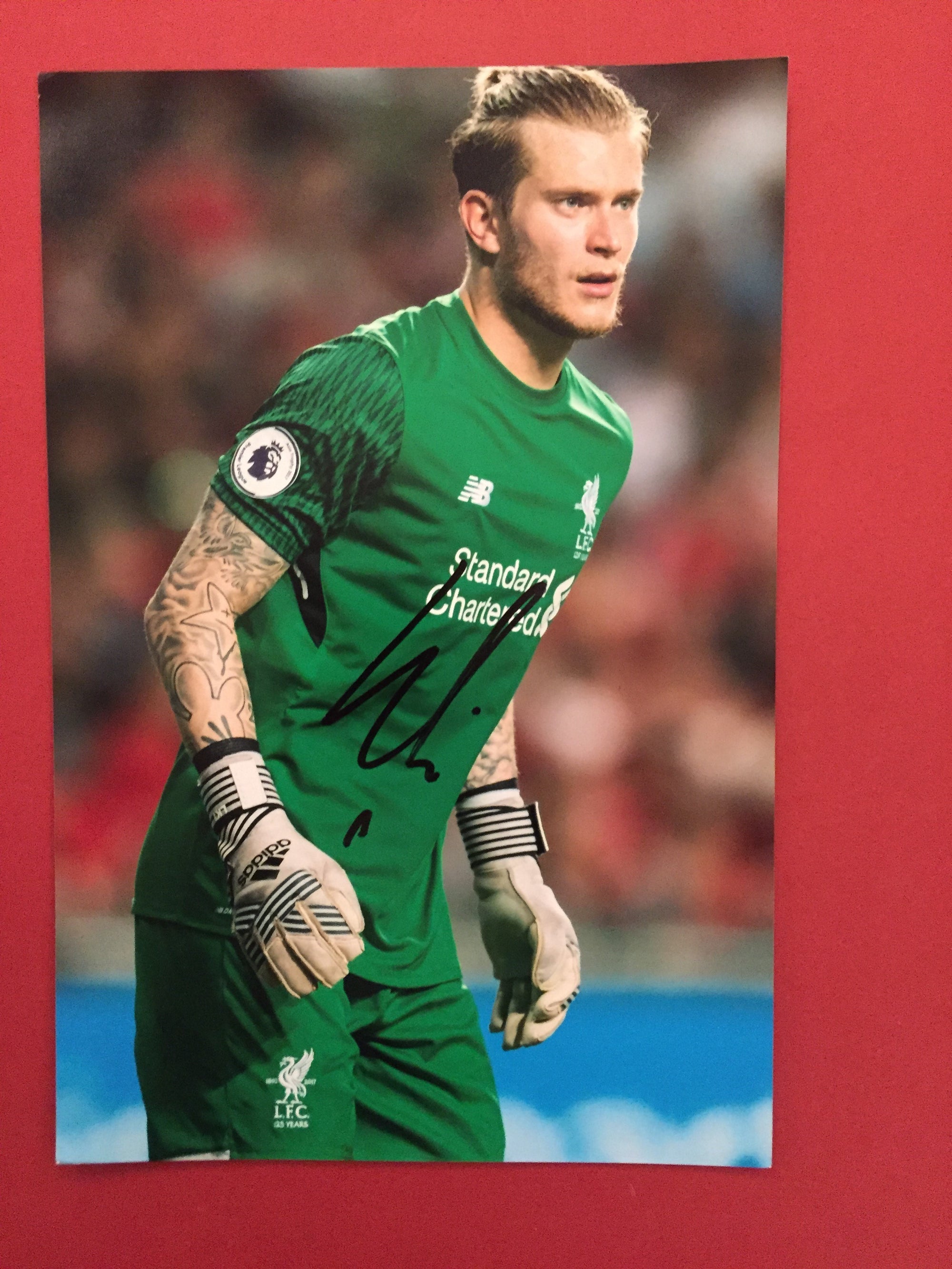 LORIS KARIUS - SIGNERT BILDE MED EKTEHETSGARANTI/COA