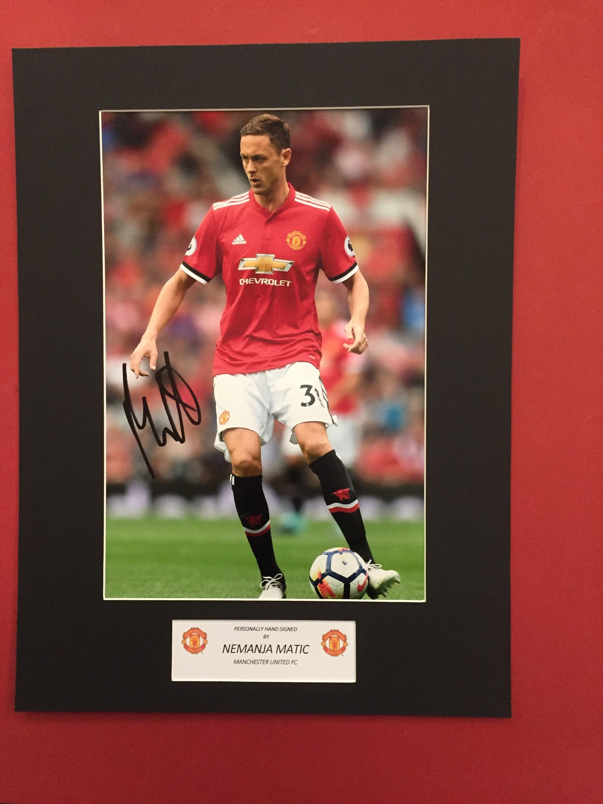 NEMANJA MATIC - SIGNERT BILDE MED EKTEHETSGARANTI/COA