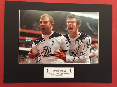 GARETH BALE &  RAFAEL VAN DER VAART - DOBBELTSIGNERT BILDE MED EKTEHETSGARANTI/COA