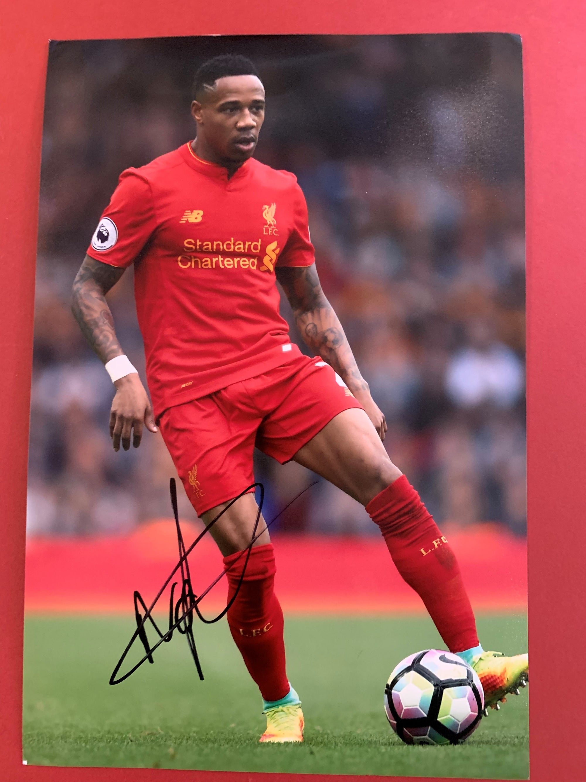 LIVERPOOL - NATHANIEL CLYNE - SIGNERT BILDE MED EKTEHETSBEVIS/COA