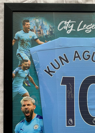 SERGIO AGUERO - FERDIG INNRAMMET OG SIGNERT DRAKT "ART-FRAME" MED EKTEHETSBEVIS/COA