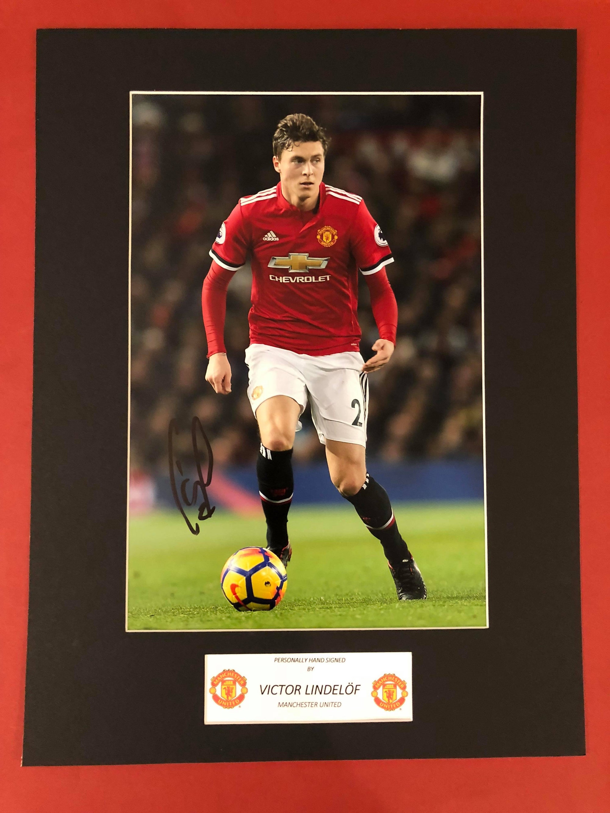 Victor Lindelöf - Signert bilde med ektehetsignatur/COA