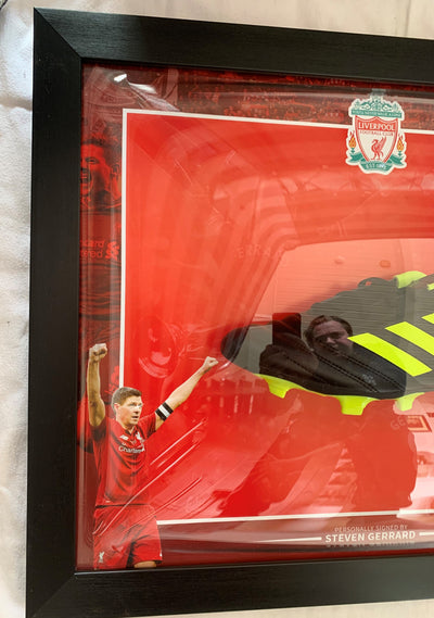 STEVEN GERRARD - SIGNERT SKO I "ART-FRAME" MED EKTEHETSBEVIS/COA