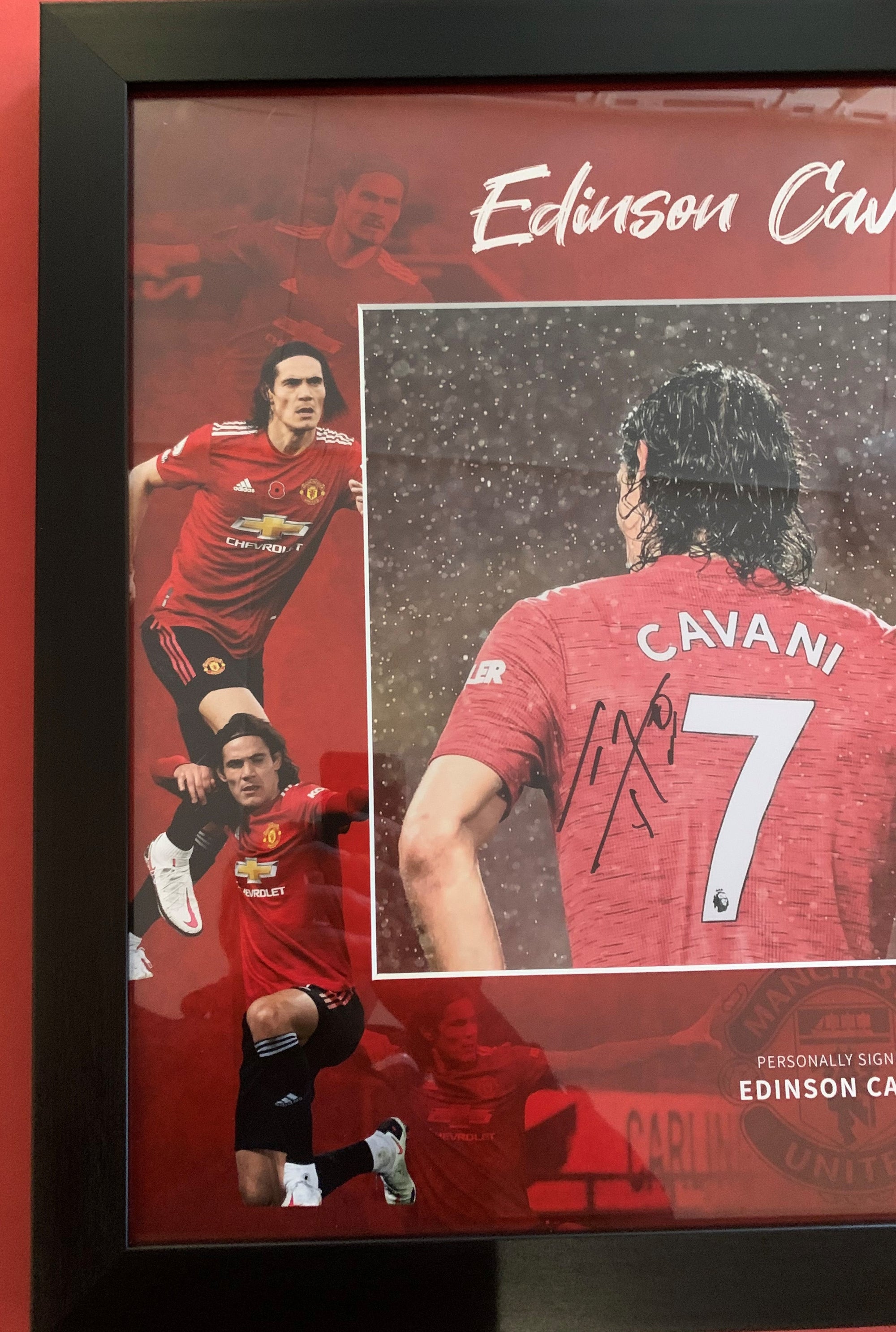 EDINSON CAVANI - SIGNERT BILDE FERDIG INNRAMMET I "ART-FRAME" MED EKTEHETSBEVIS/COA