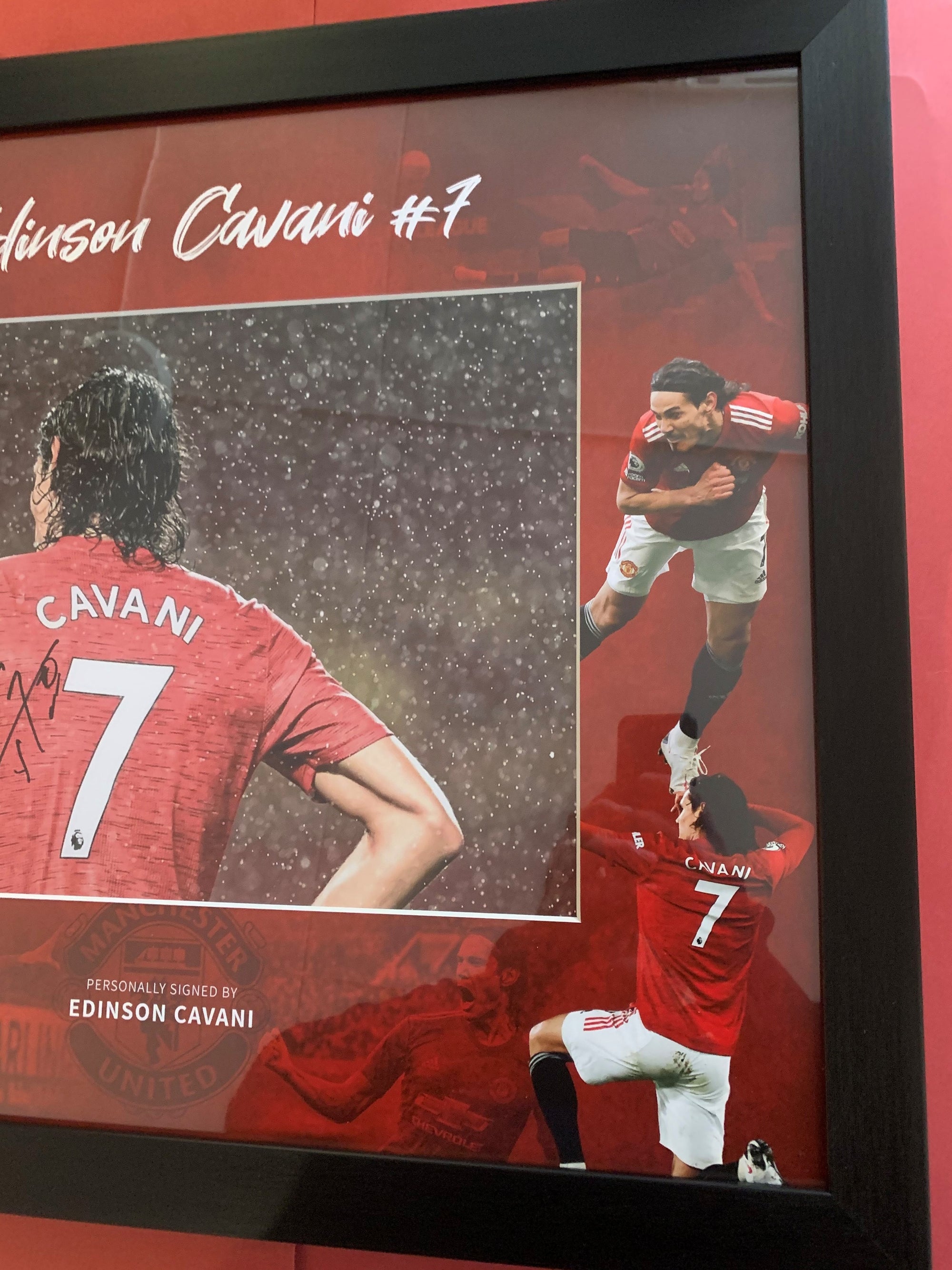 EDINSON CAVANI - SIGNERT BILDE FERDIG INNRAMMET I "ART-FRAME" MED EKTEHETSBEVIS/COA
