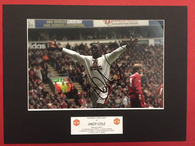 ANDY COLE - SIGNERT BILDE MED EKTEHETSBEVIS/COA