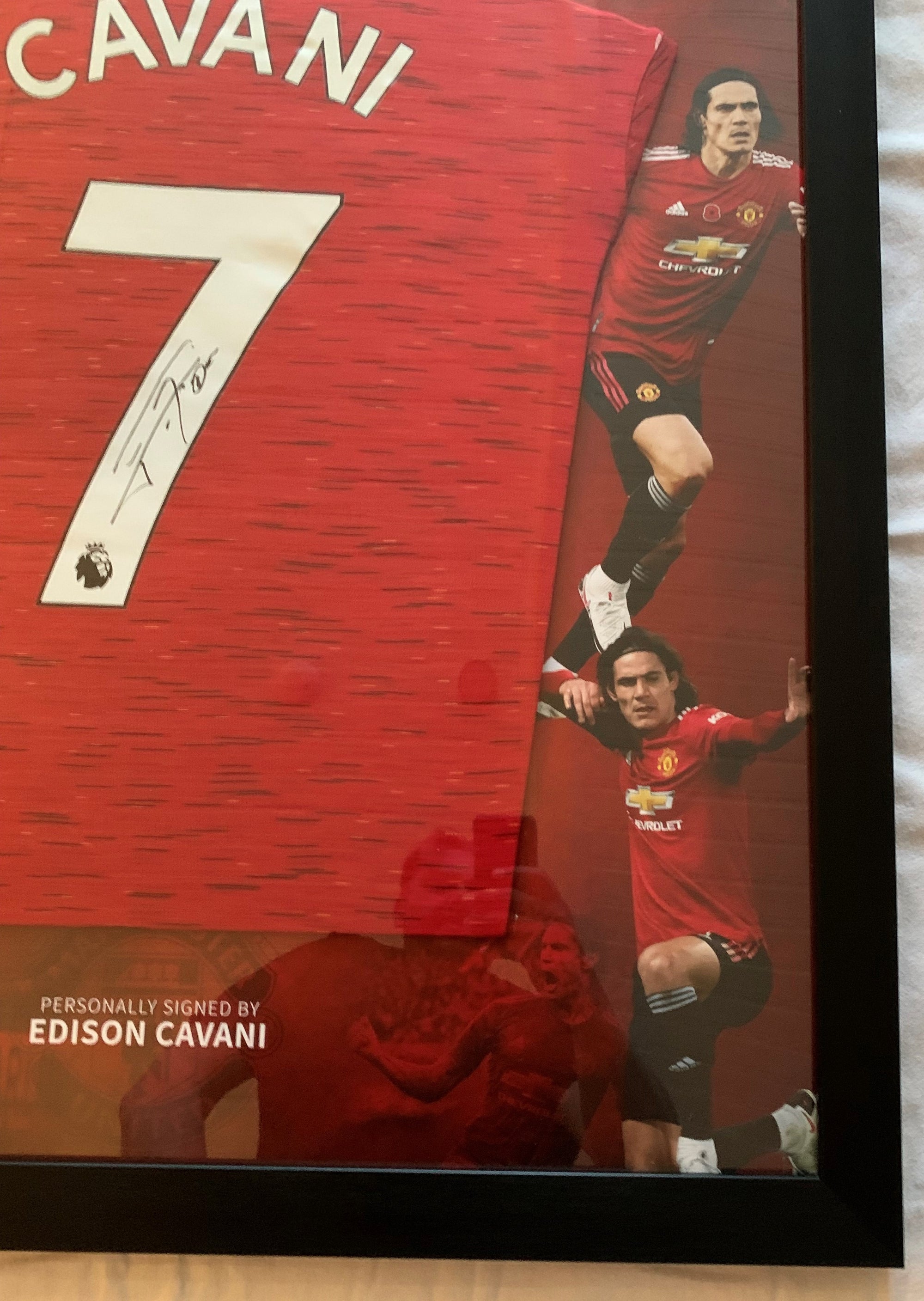 EDINSON CAVANI - FERDIG INNRAMMET SIGNERT DRAKT "ART-FRAME" MED EKTEHETSBEVIS/COA