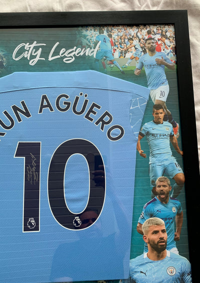 SERGIO AGUERO - FERDIG INNRAMMET OG SIGNERT DRAKT "ART-FRAME" MED EKTEHETSBEVIS/COA
