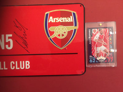 AARON RAMSEY - SIGNERT EMIRATES SKILT MED COA/EKTEHETSGARANTI