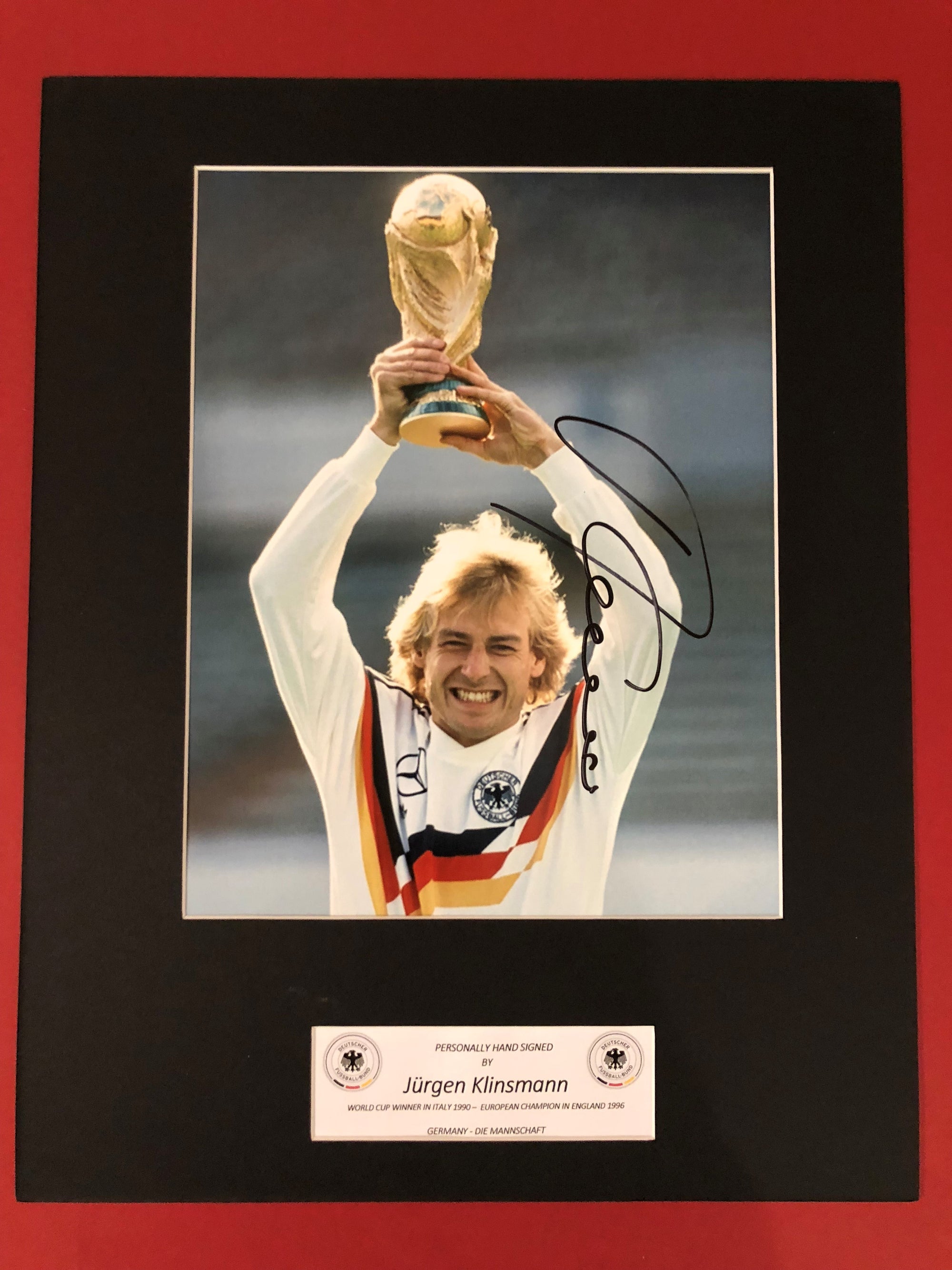 JURGEN KLINSMANN - SIGNERT BILDE MED EKTEHETSBEVIS/COA