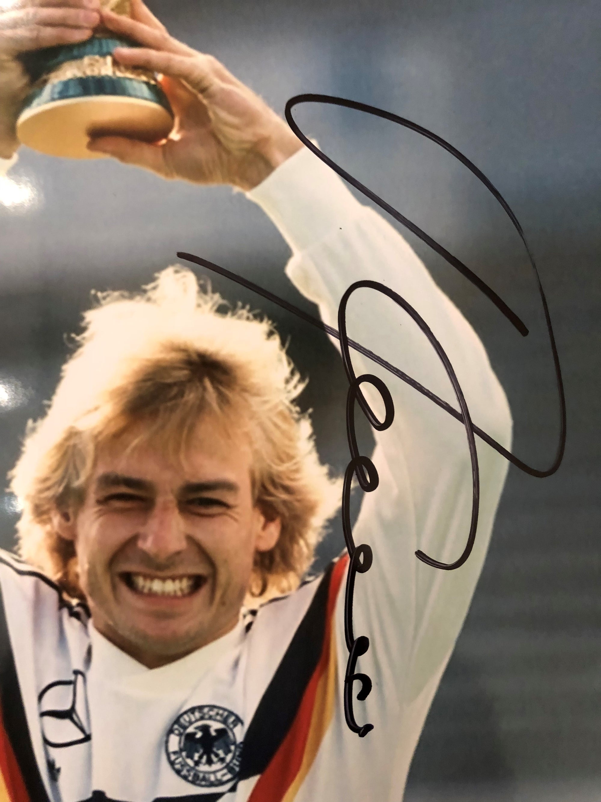 JURGEN KLINSMANN - SIGNERT BILDE MED EKTEHETSBEVIS/COA