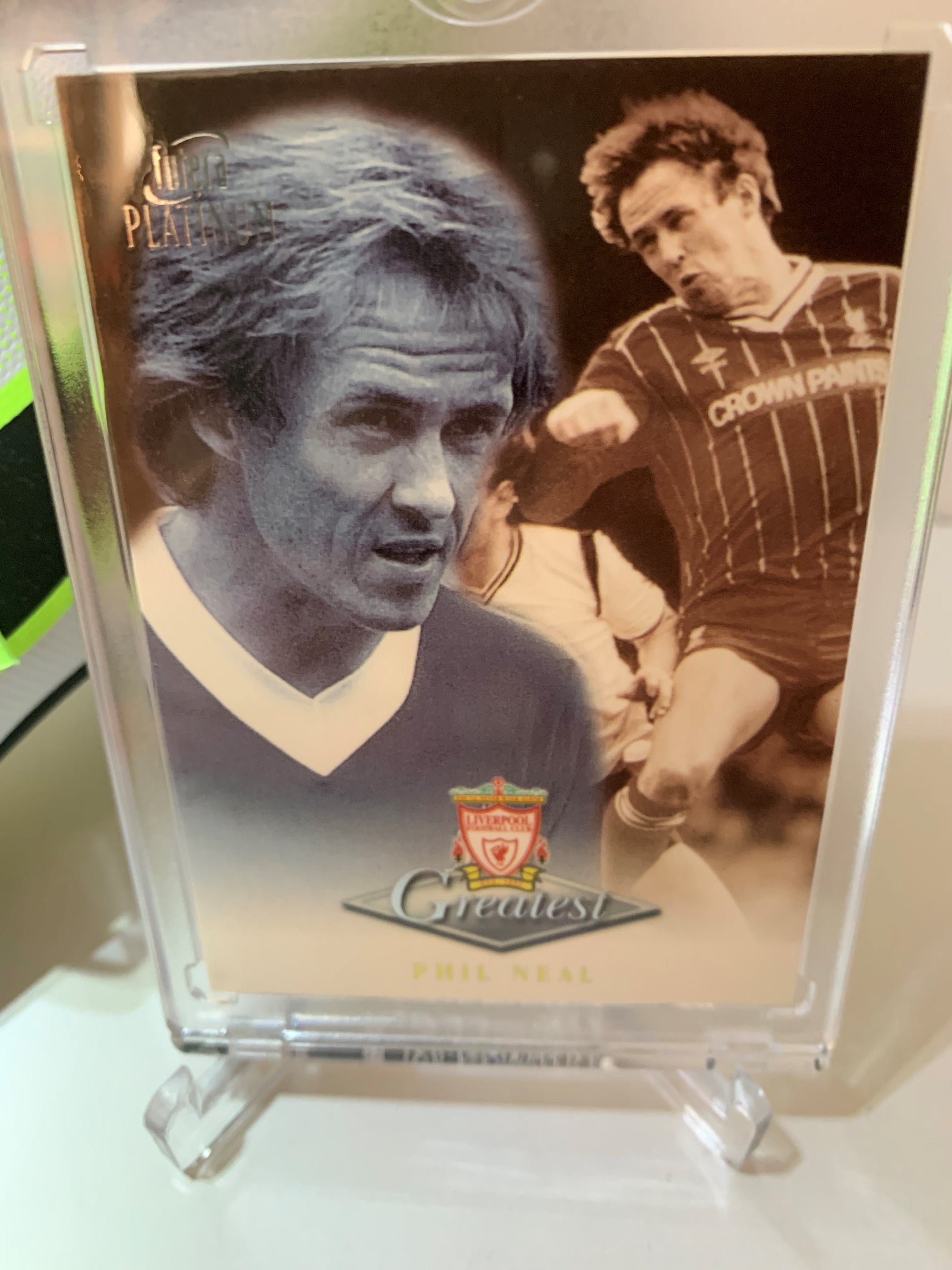 LIVERPOOL - PHIL NEAL - SIGNERT SKO MED EKTEHETSBEVIS/COA