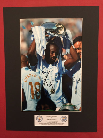 MANCHESTER CITY - YAYA TOURE - SIGNERT BILDE MED EKTEHETSGARANTI/COA