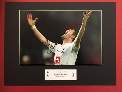 ROBBIE KEANE - SIGNERT BILDE MED EKTEHETSGARANTI/COA