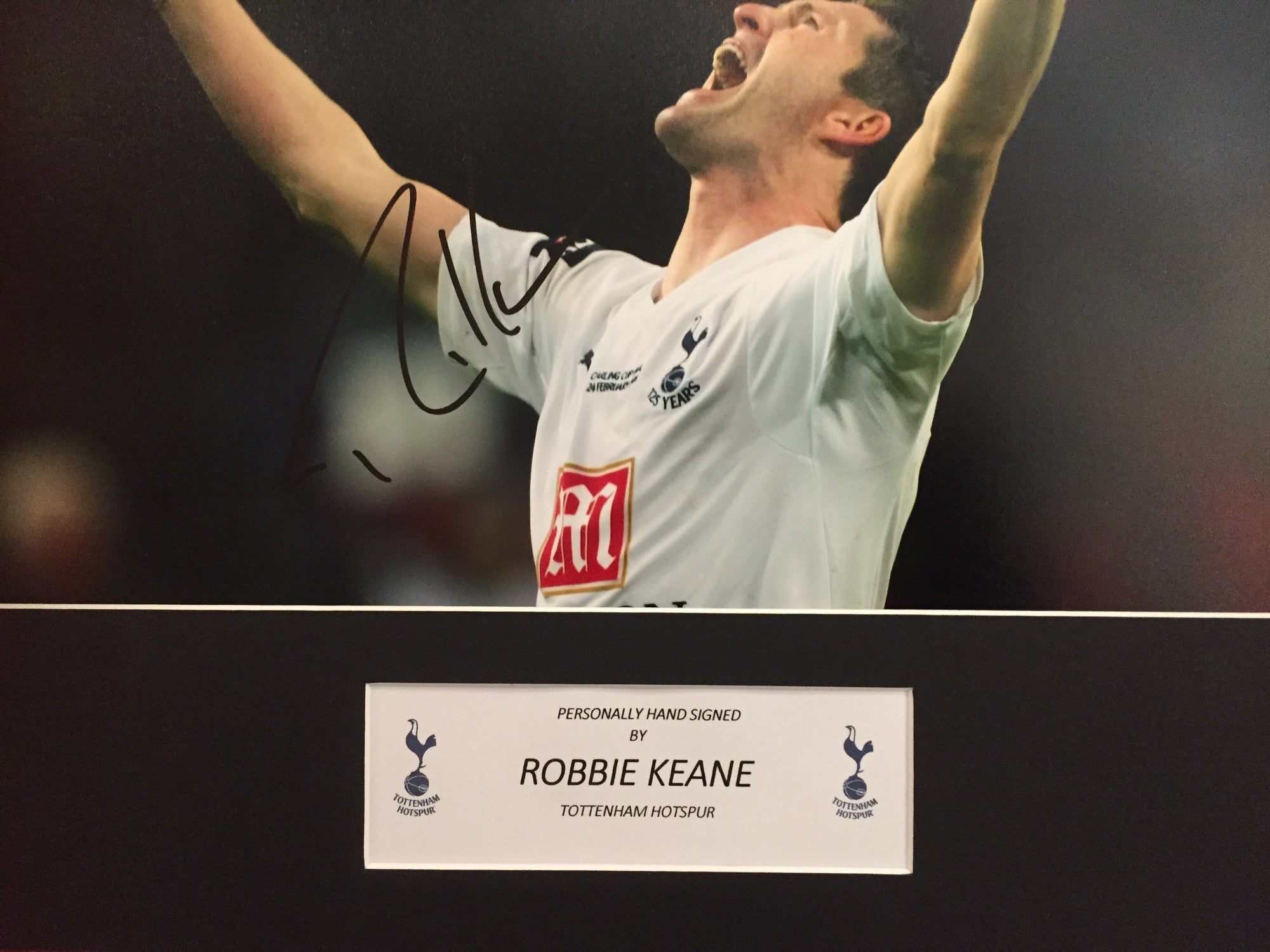 ROBBIE KEANE - SIGNERT BILDE MED EKTEHETSGARANTI/COA
