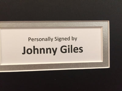 LEEDS - JOHNNY GILES - SIGNERT KAPTEINSBIND MED EKTEHETSGARANTI/COA