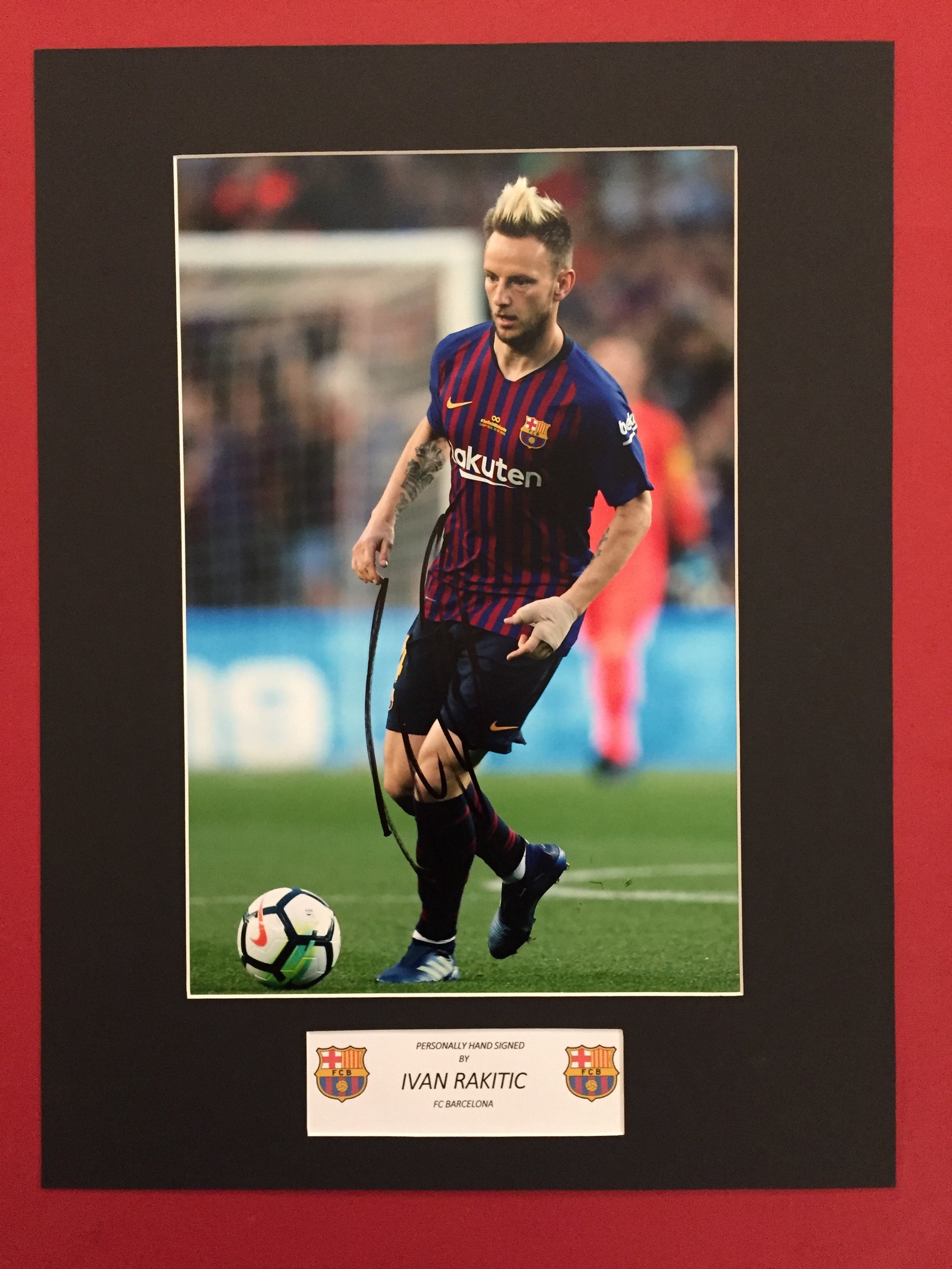IVAN RAKITIC - SIGNERT BILDE MED EKTEHETSBEVIS/COA