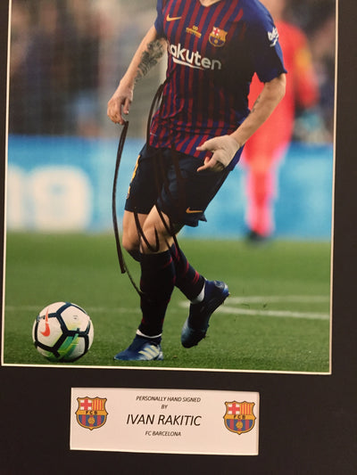 IVAN RAKITIC - SIGNERT BILDE MED EKTEHETSBEVIS/COA