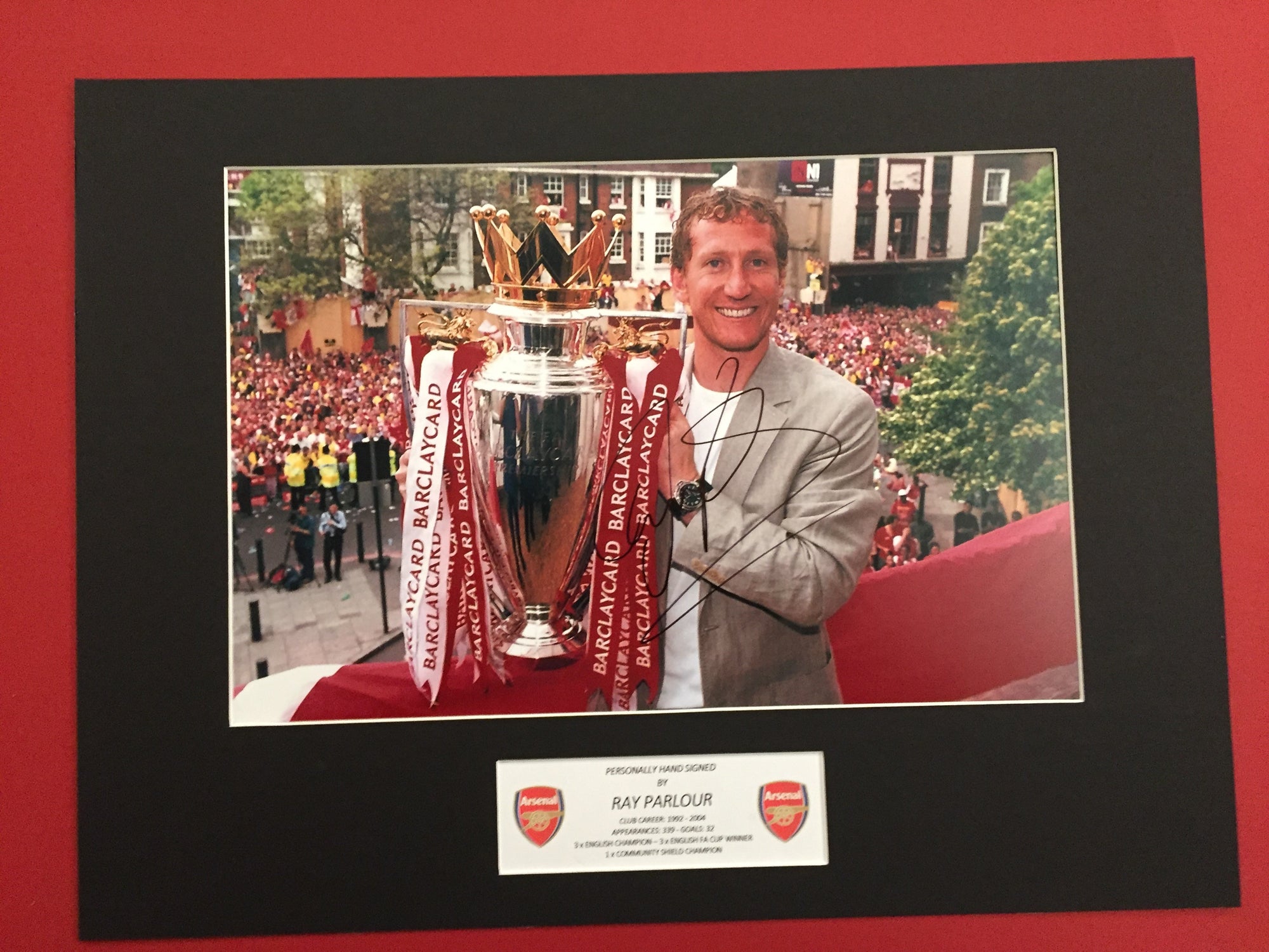 RAY PARLOUR - SIGNERT BILDE MED EKTEHETSBEVIS/COA