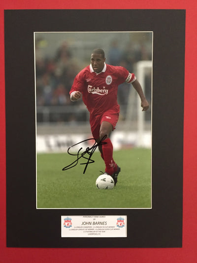 JOHN BARNES - SIGNERT BILDE MED EKTEHETSGARANTI/COA