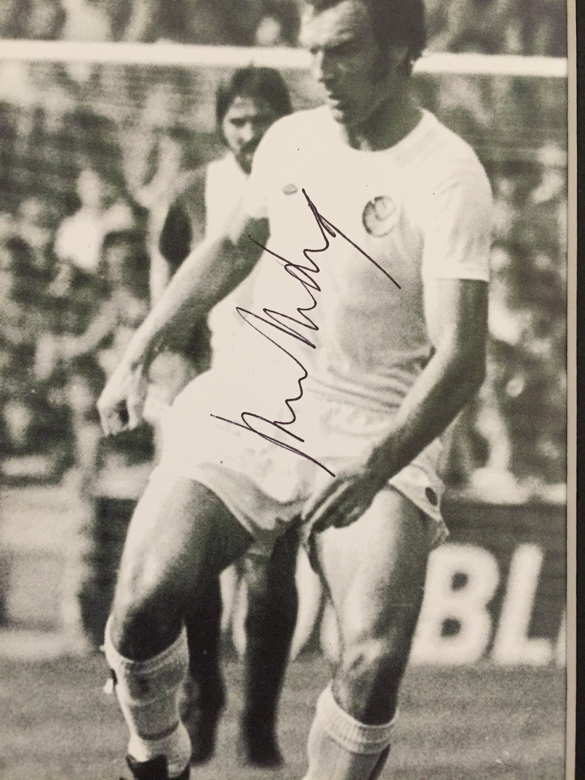 PAUL MADELEY - SIGNERT BILDE MED EKTEHETSBEVIS/COA
