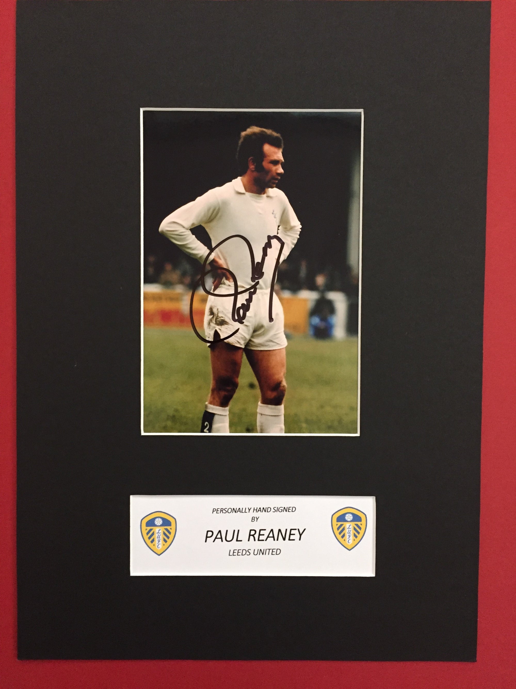 LEEDS UNITED - PAUL REANEY - SIGNERT BILDE MED EKTEHETSBEVIS/COA