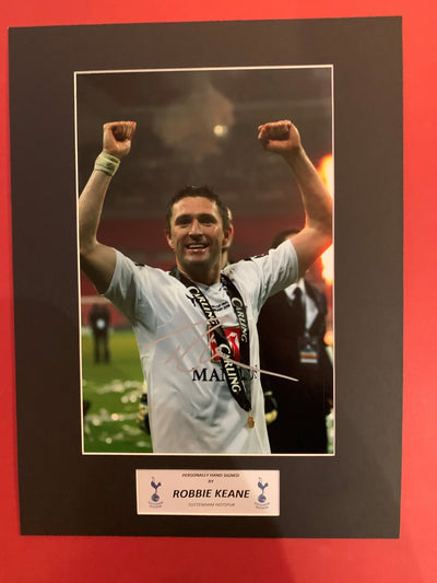 TOTTENHAM - ROBBIE KEANE - SIGNERT BILDE MED EKTEHETSGARANTI/COA