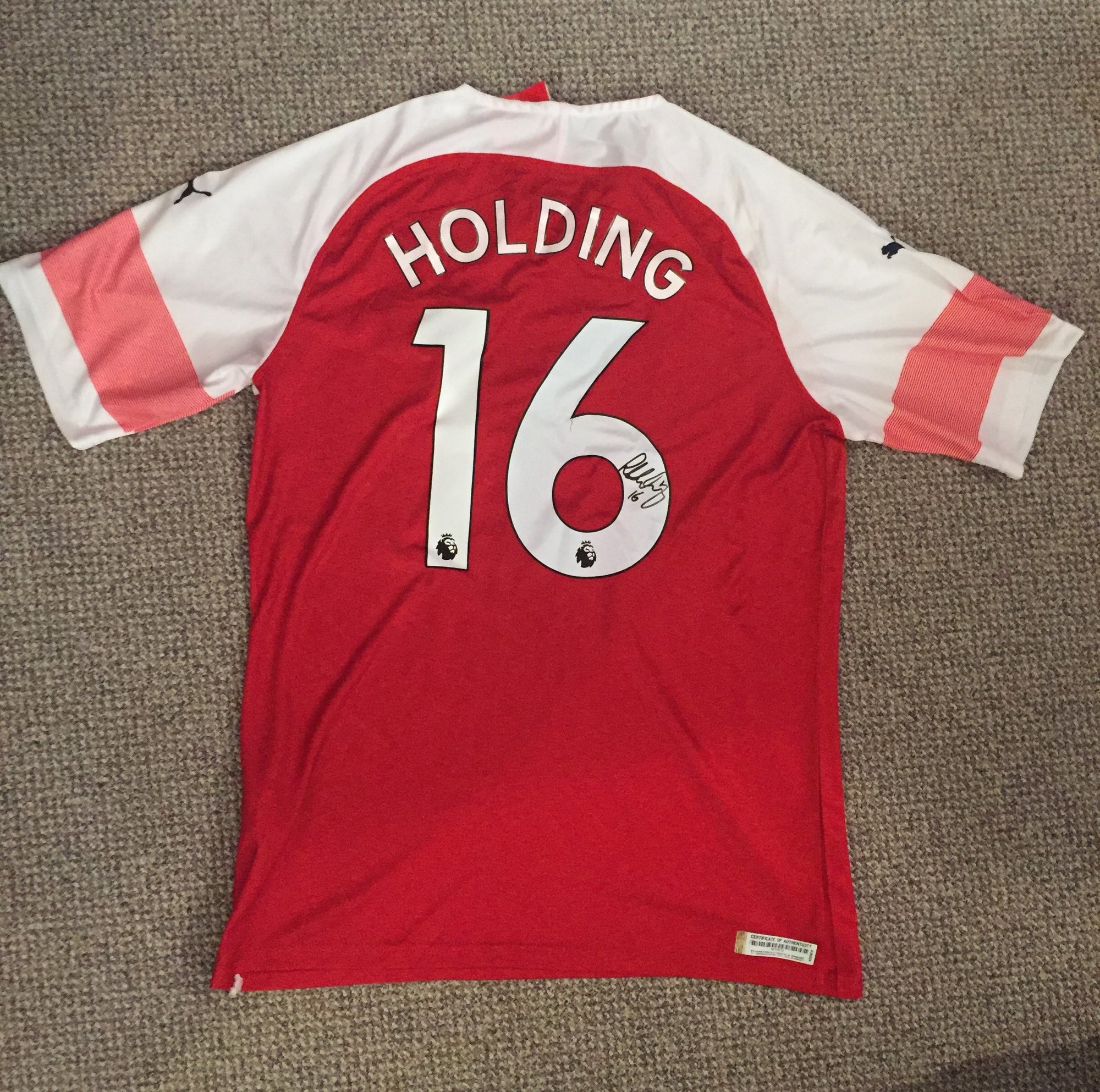 ROB HOLDING - SIGNERT DRAKT MED EKTEHETSBEVIS/COA