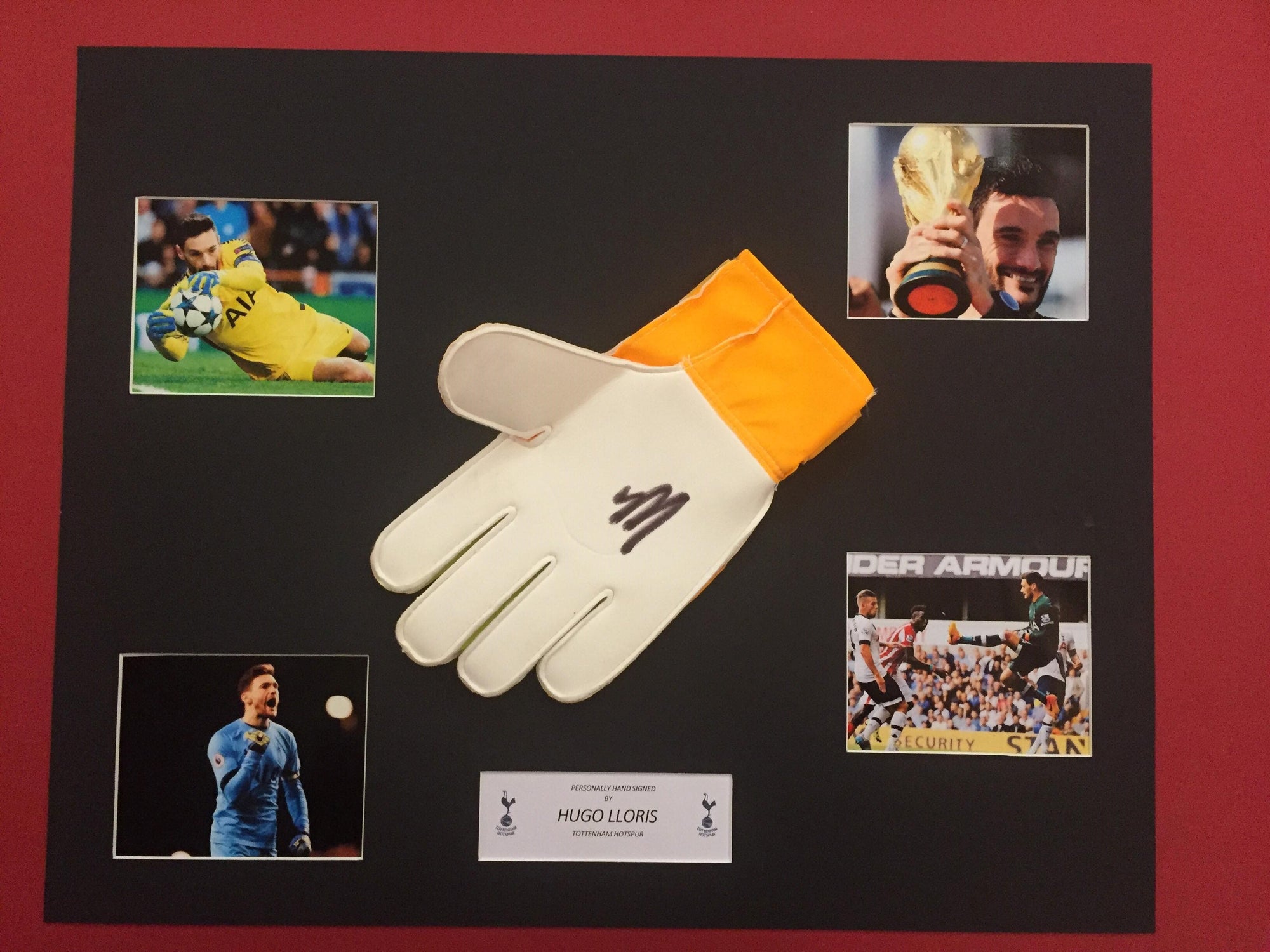 HUGO LLORIS - SIGNERT KEEPERHANSKE MED EKTEHETSBEVIS/COA