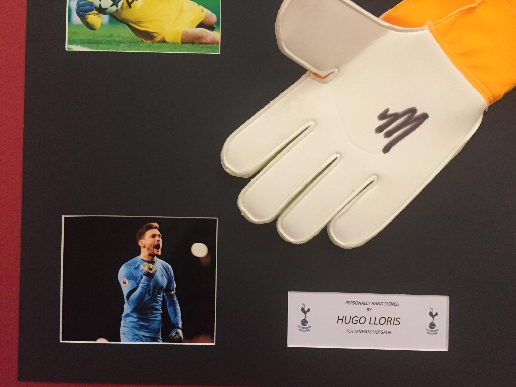 HUGO LLORIS - SIGNERT KEEPERHANSKE MED EKTEHETSBEVIS/COA
