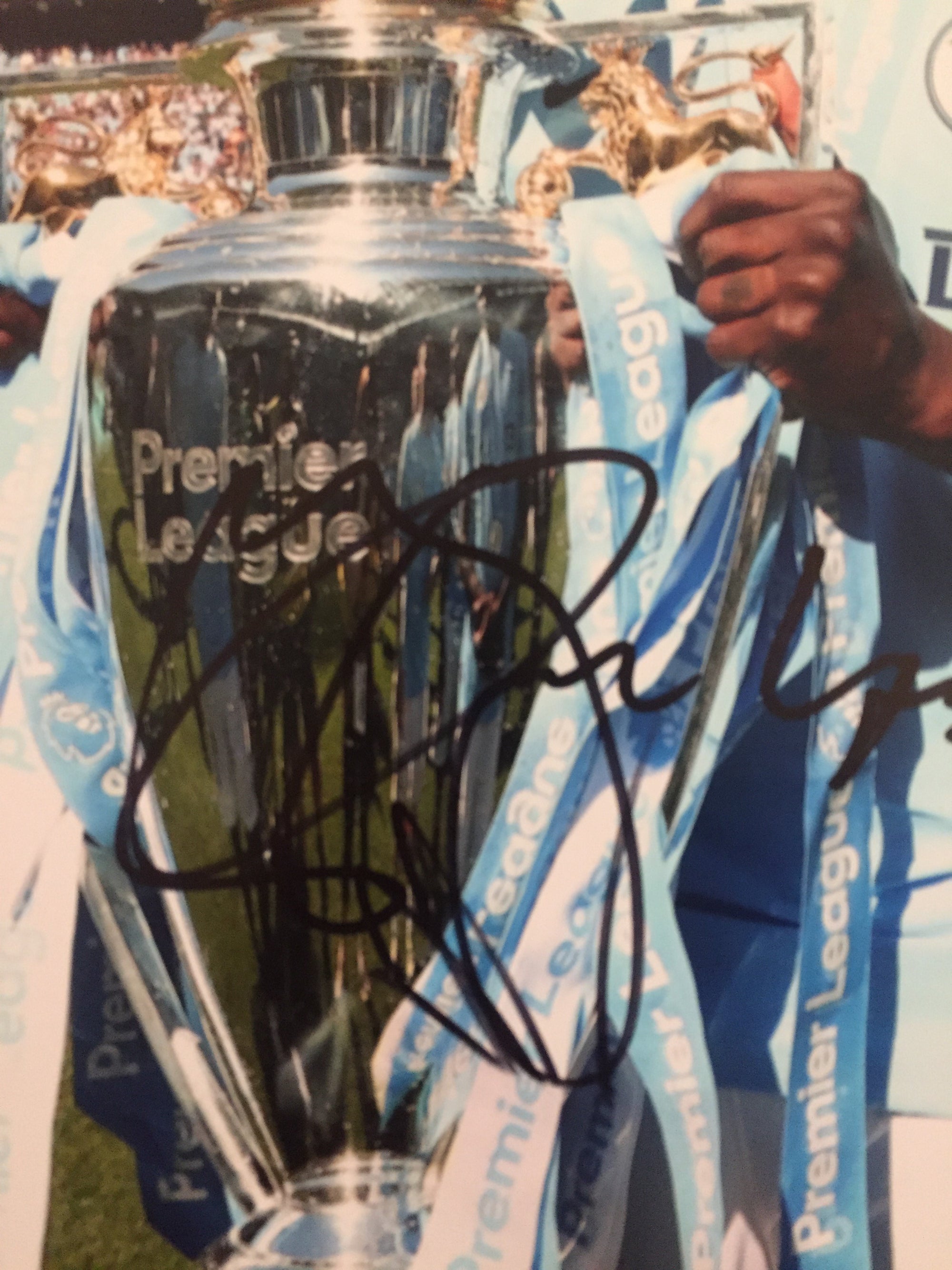 Yaya Touré - SIGNERT BILDE MED EKTEHETSBEVIS/COA