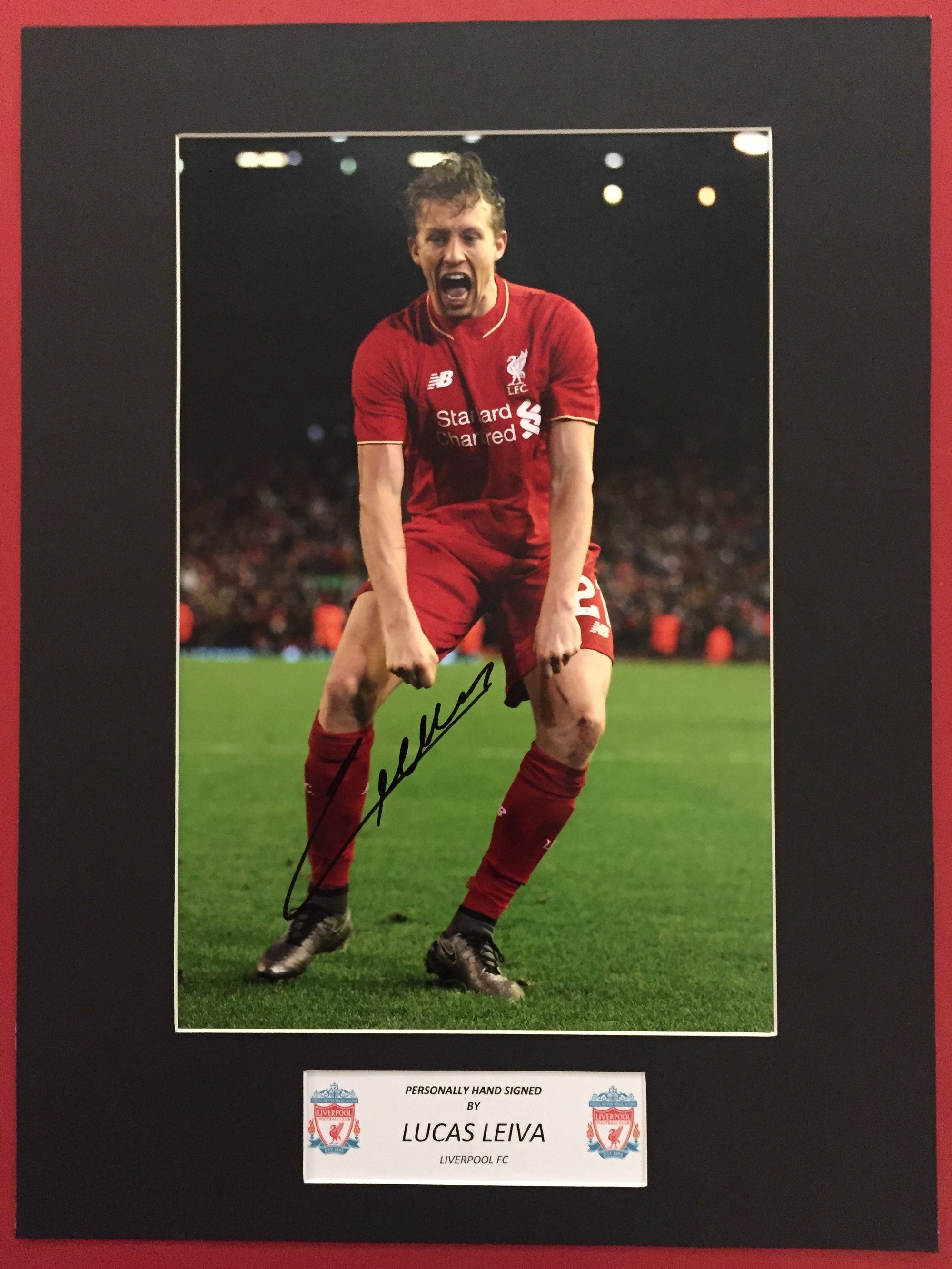 LIVERPOOL - LUCAS LEIVA - SIGNERT BILDE MED EKTEHETSGARANTI/COA