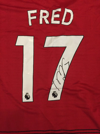 FRED - SIGNERT DRAKT MED EKTEHETSBEVIS/COA