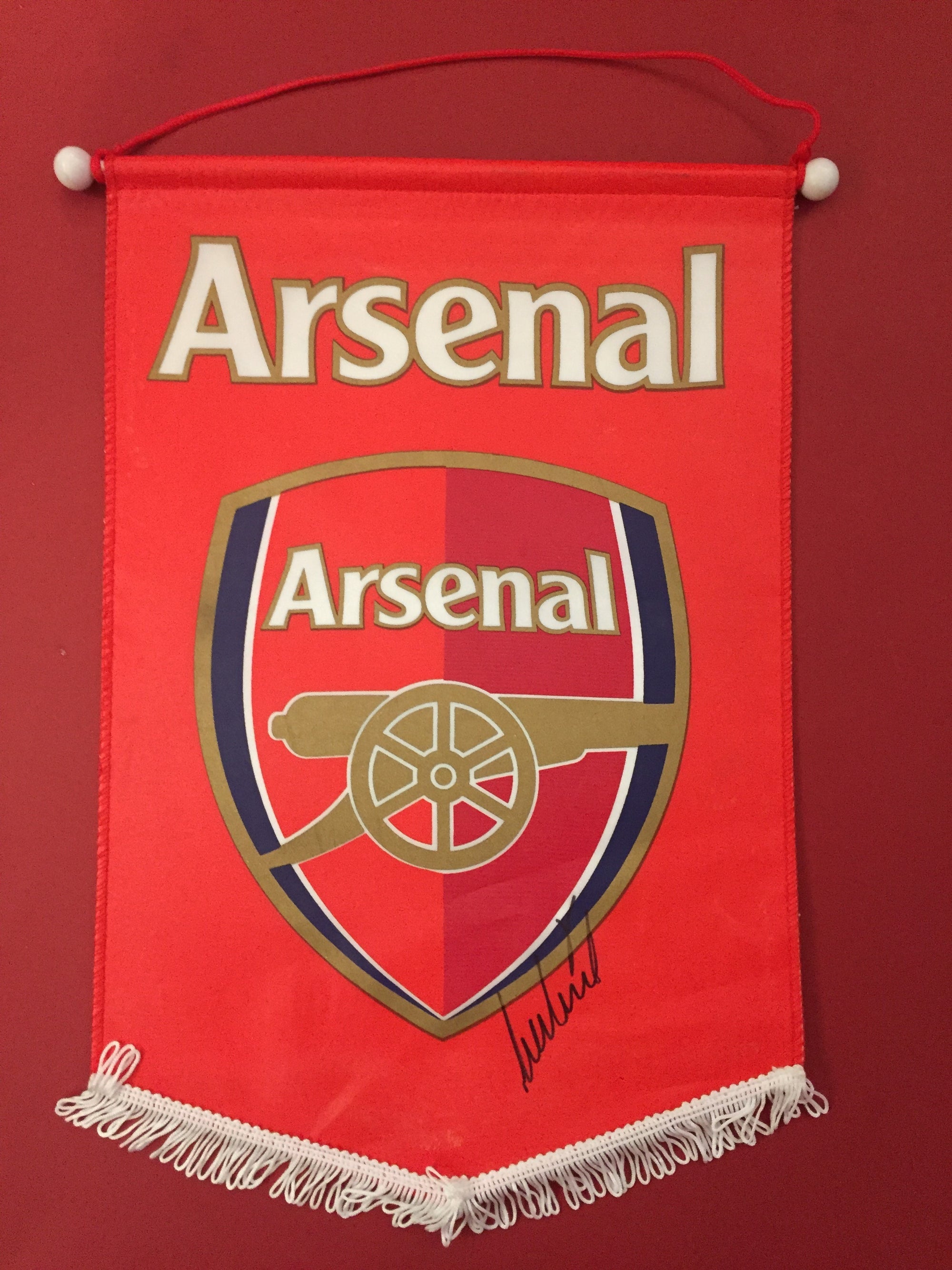 AARON RAMSEY - SIGNERT ARSENALVIMPEL MED EKTEHETSBEVIS/COA
