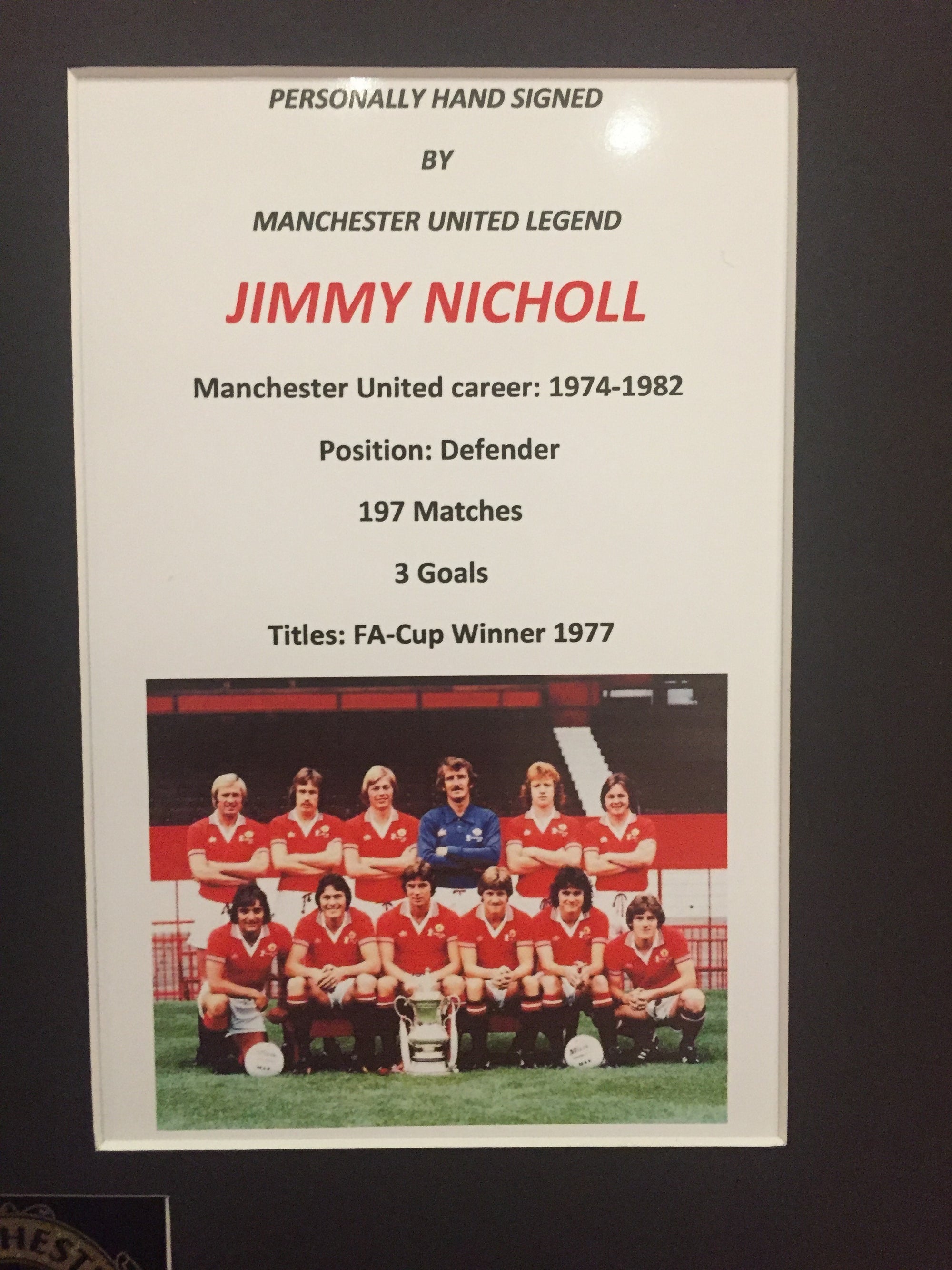 JIMMY NICHOLL - SIGNERT BILDE MED EKTEHETSBEVIS/COA