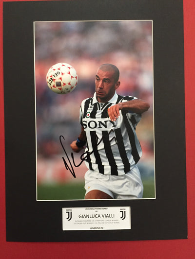 GIANLUCA VIALLI - SIGNERT BILDE MED EKTEHETSBEVIS/COA