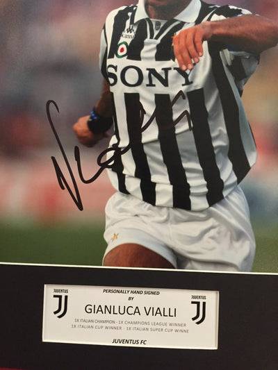 GIANLUCA VIALLI - SIGNERT BILDE MED EKTEHETSBEVIS/COA