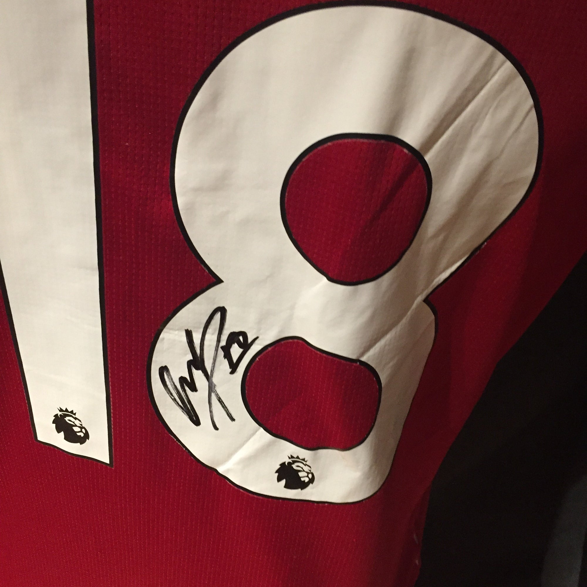 ALBERTO MORENO - SIGNERT DRAKT MED EKTEHETSBEVIS/COA