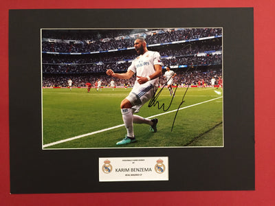 REAL MADRID - KARIM BENZEMA - SIGNERT BILDE MED EKTEHETSBEVIS/COA