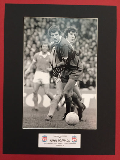 LIVERPOOL - JOHN TOSHACK - SIGNERT BILDE MED EKTEHETSBEVIS/COA