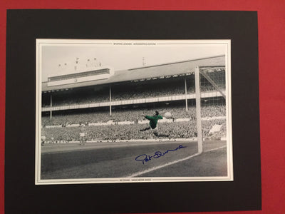 PAT DUNNE - SIGNERT BILDE MED EKTEHETSBEVIS/COA